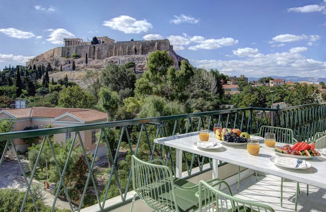 Frixos Acropolis luxury apartment