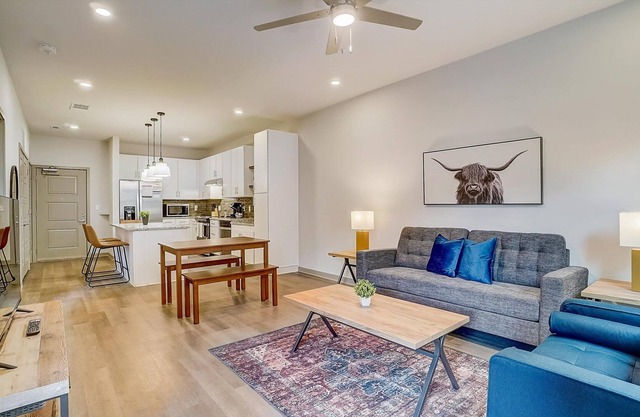 Frontdesk | 1 BR Apt close to Legion Field Stadium