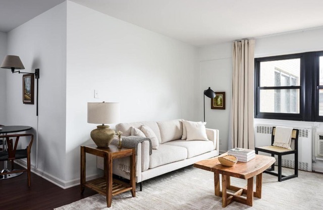 FRONTDESK Furnished 1 BR Apt in Central West End