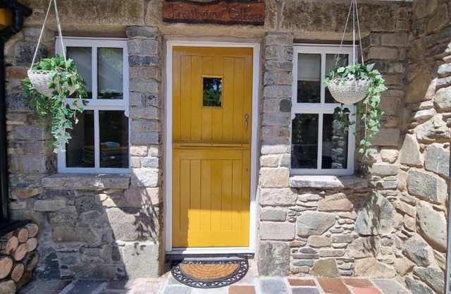 Frontview Cottage - Sleeps 6