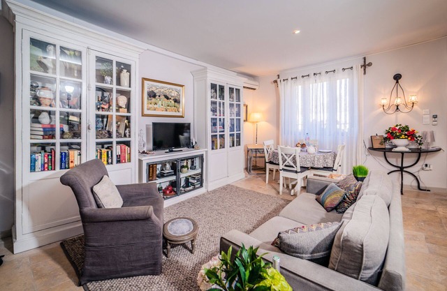 Fully Air Conditioned and Completely Renovated Provence Chic