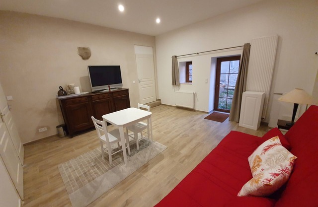Fully-equipped accommodation in a quiet village near Ambérieu-en-Bugey