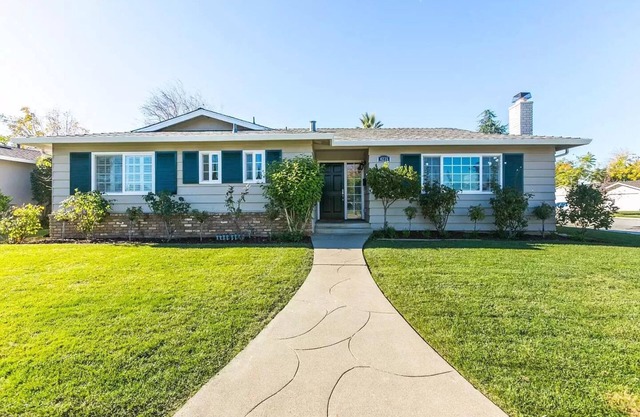 Fully equipped home ideal for a family with children and office/in law unit