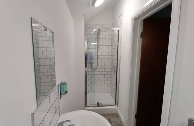 Fully Equipped Kitchen, Double room, Parking