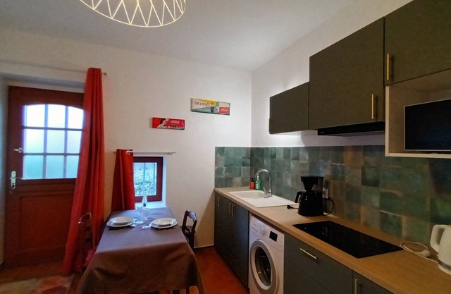 Fully equipped studio on garden level