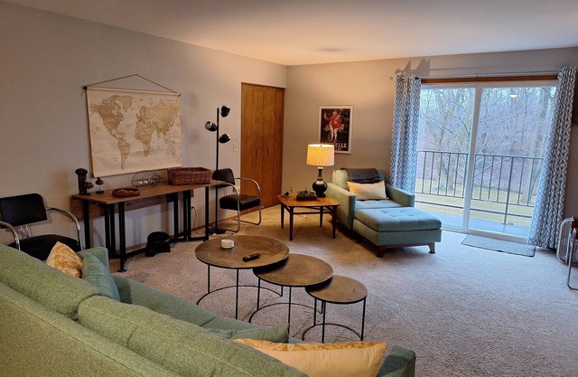 Fully Furnished 2 Bedroom/1Bathroom - West Bend, WI