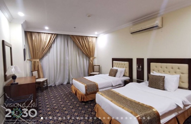 Fully Furnished 3 Rooms Serviced Apartment FOR RENT Sari St / UNIT 22