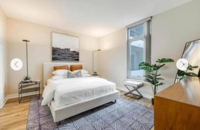 Fully Furnished Luxury Condo, Designated Work Space, Walk To Everything