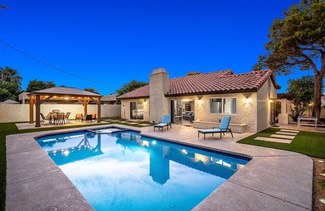 Fully Remodeled, Clean and Cozy, with FREE POOL/SPA HEATING.nnnn