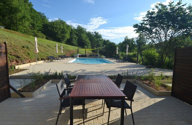 Fully renovated 4P gîte with view on the pool
