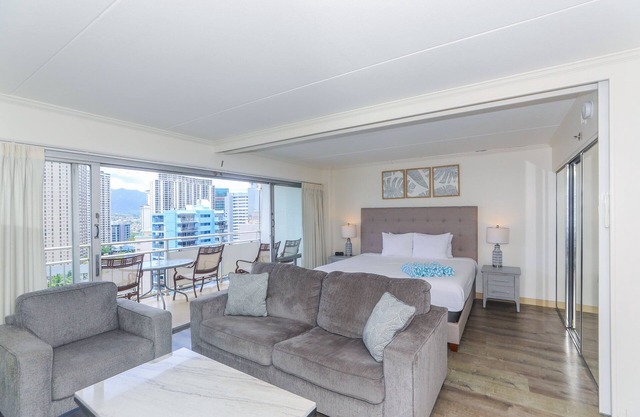 Fully renovated unit on the 16th Floor overlooking the mountains and the surrounding Waikiki area!