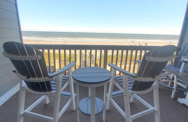 Fully Renovated 2 Bedroom 2 Bathroom DIRECT Oceanfront Condo