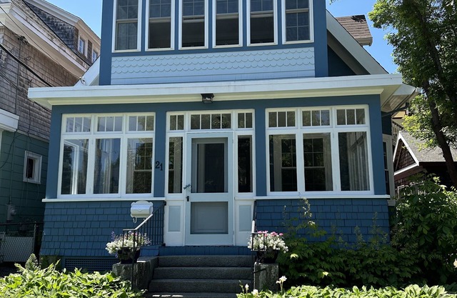 Fully updated home-quiet street right in downtown Bar Harbor-off street parking