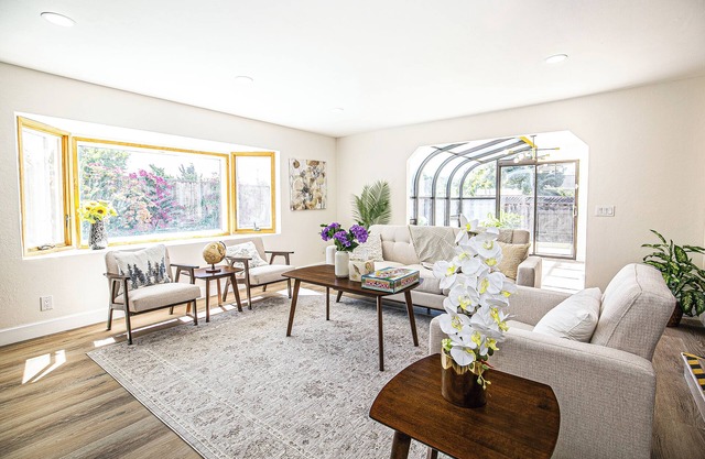 Fun 3BR w/Pool & Slide – Pet Friendly in San Jose