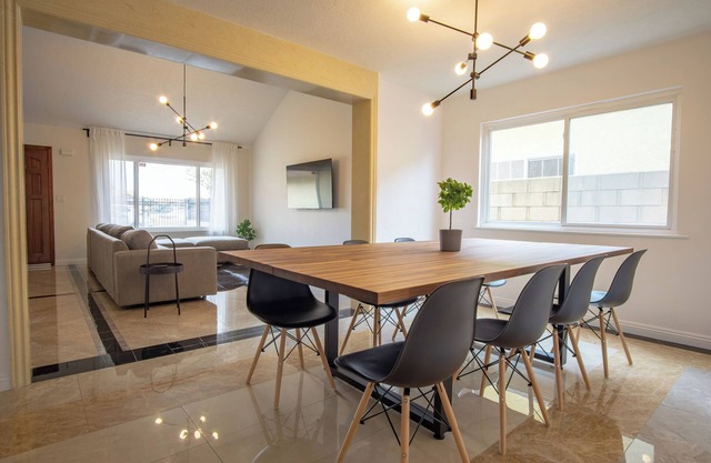 Fun and Central SoCal Home with WiFi, AC