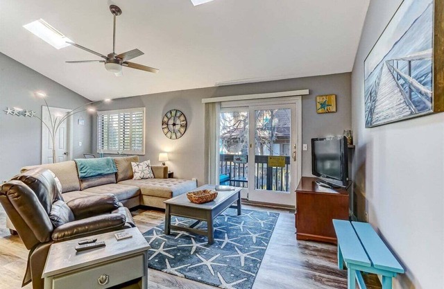 Fun for All : Pool, Tennis & Island Bliss