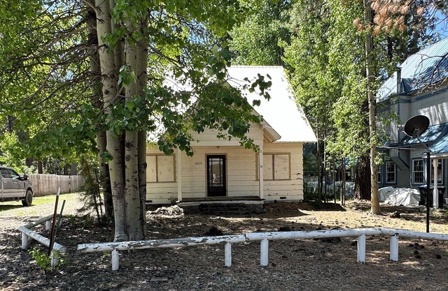 Fun getaway cabin in