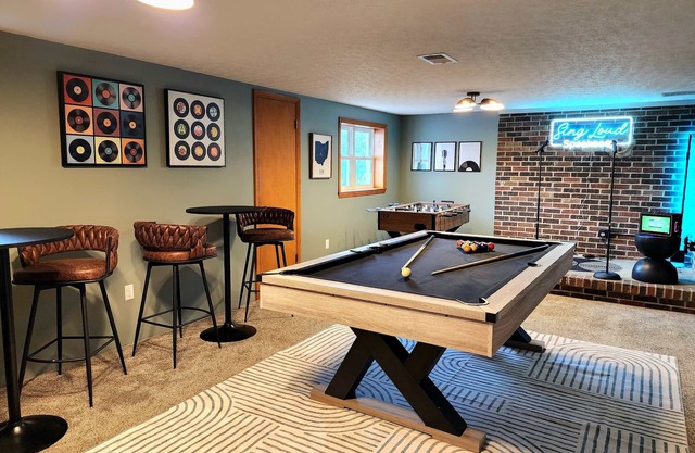 Fun Midcentury Home: Pool, Karaoke, Foosball