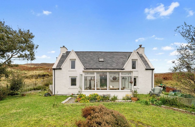 Funky Cozy Croft Cottage With Panoramic Sea View, Minutes From Neist Point
