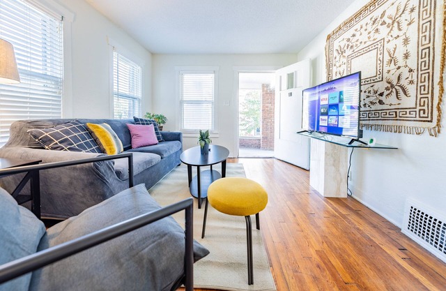 Funky Midtown Art Gallery Apartment