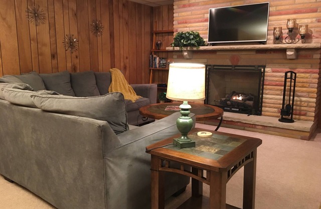 Furnished 2 bedroom 1 bath Apartment near Marietta, OH