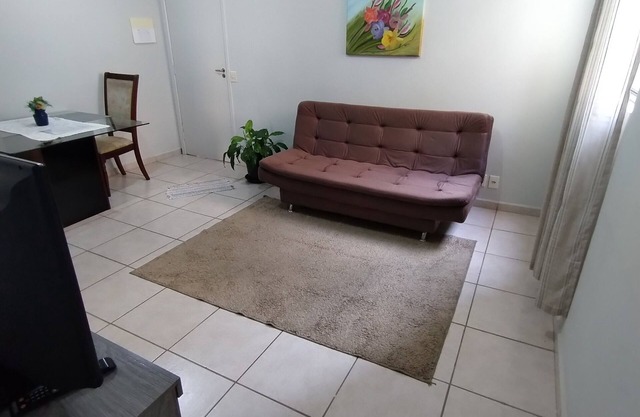 Furnished 2-bedroom apartment, privacy and security close to the center!
