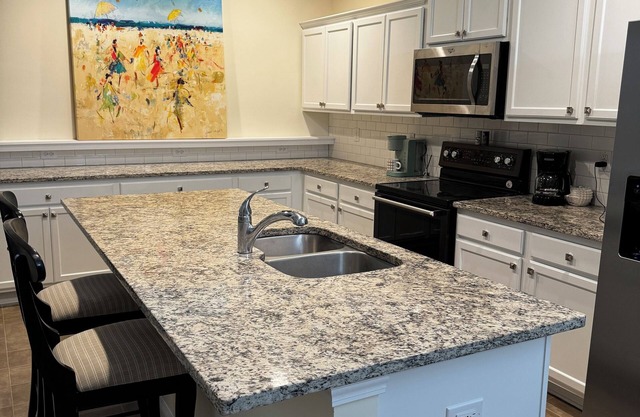 Furnished 4-bedroom home in Holly Springs