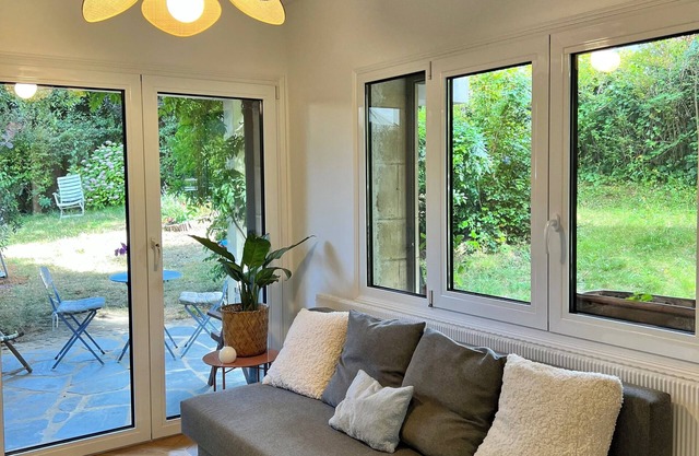Furnished Design Studio 25m² - Direct access to La Défense
