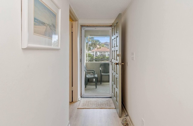 Furnished Efficiency Steps from the Beach