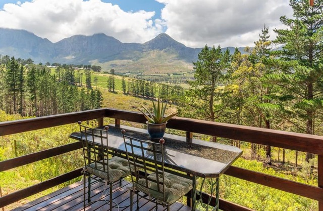Fynbos Log Cabin, Game Reserve and Wildlife Estate