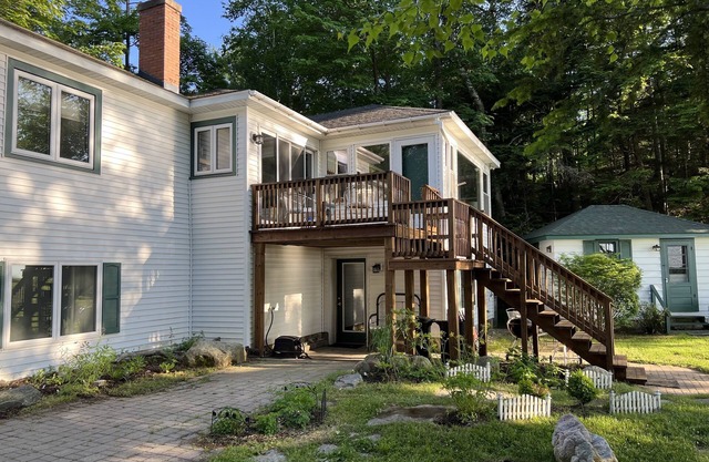 G*R*E*A*T* no bluff beach! Yes, we have a beach!