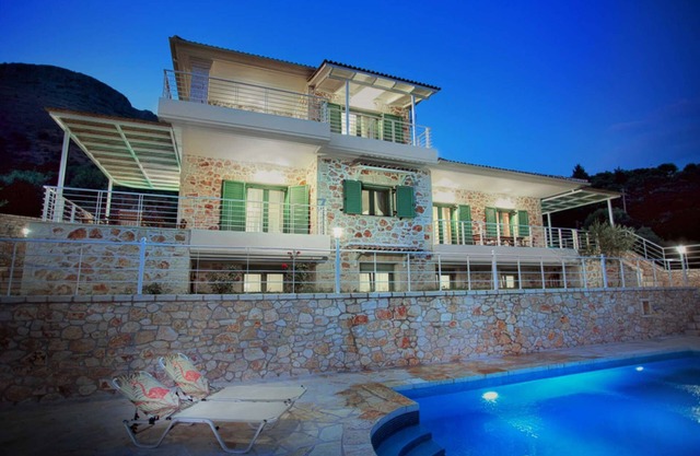 Galini - Luxury Villa for 8 people with panorama view with pool