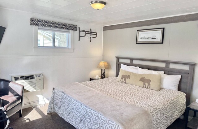 Gallagher's Travels Cabin Five (King)