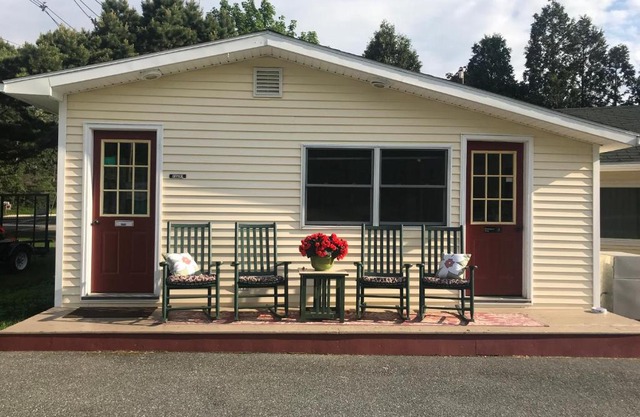 Gallagher’s Travels Bar Harbor Motel and Cottages