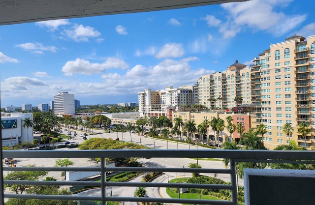 GALLERYONE - DOUBLETREE HILTON SUITE brilliant Fort Lauderdale