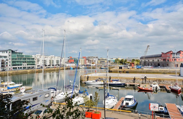 Galway district harbor views