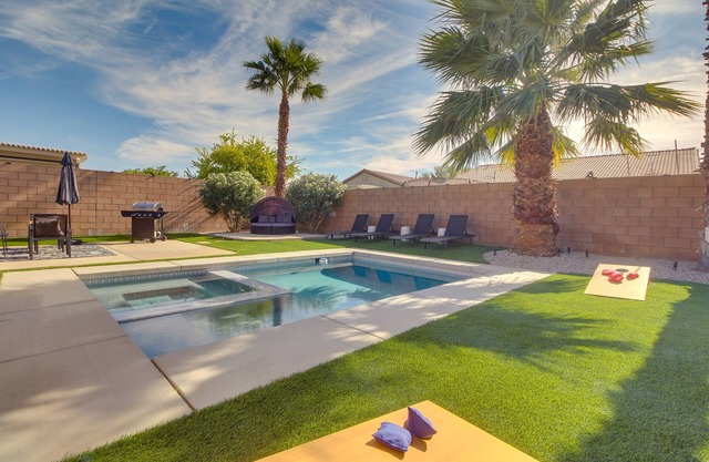 Game Room, Hot Tub & Gas Grill: Chic Indio Oasis!