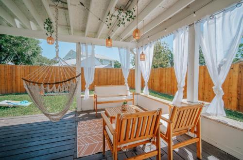 Game Room & Yard, Cozy, Family-Friendly Stay