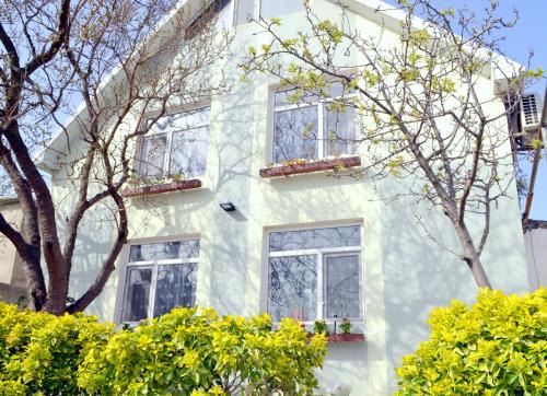 Garden Cottage near Beach, Airport