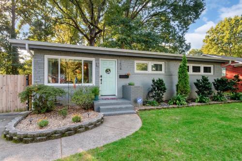 Garden Oasis Walk to Light Rail, SouthPark, and Southend