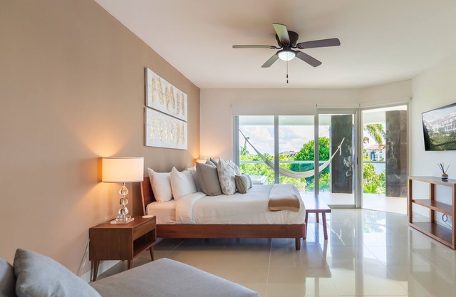 Garden View Apartment Beach Accesible 2 bedroom 2 bath Casa Sol