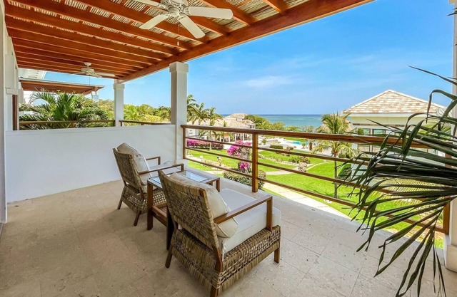 Garden View Standard Room at Las Verandas (2)