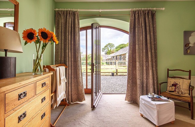 Gare Barn, Veryan, lovely countryside views