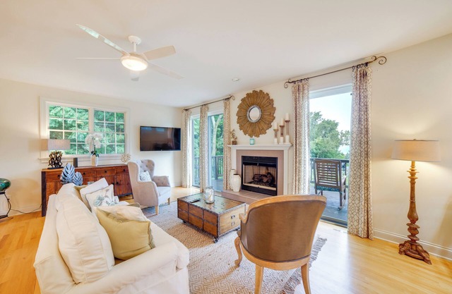 Gary Vacation Rental < 1 Mi to Indiana Dunes NP!