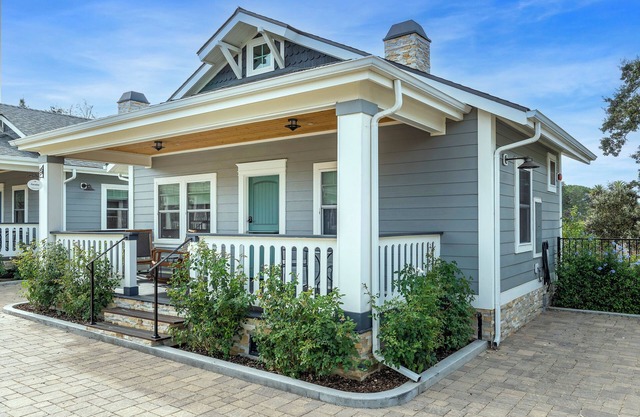 Gastro HQ2: Luxe Studio Walk To Best Restaurants, L2EV, Sleeps 4, Unit 5 Faraday