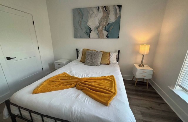 Gated 2BR in Greenville w/Vibes