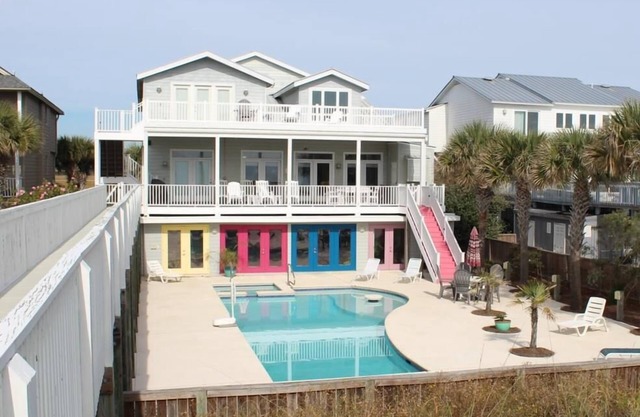 Gated Community, Oceanfront & Sound Front, Private Pool with Family Area