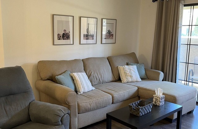 Gated Community, Poolside, Newly Remodeled 2bed Condo