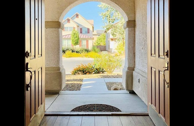 Gated community 15 mins to the Las Vegas strip close to golf courses