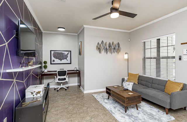 GATED ~STYLISH LUX CONDO 5 MIN FROM LSU~ LAKEFRONT